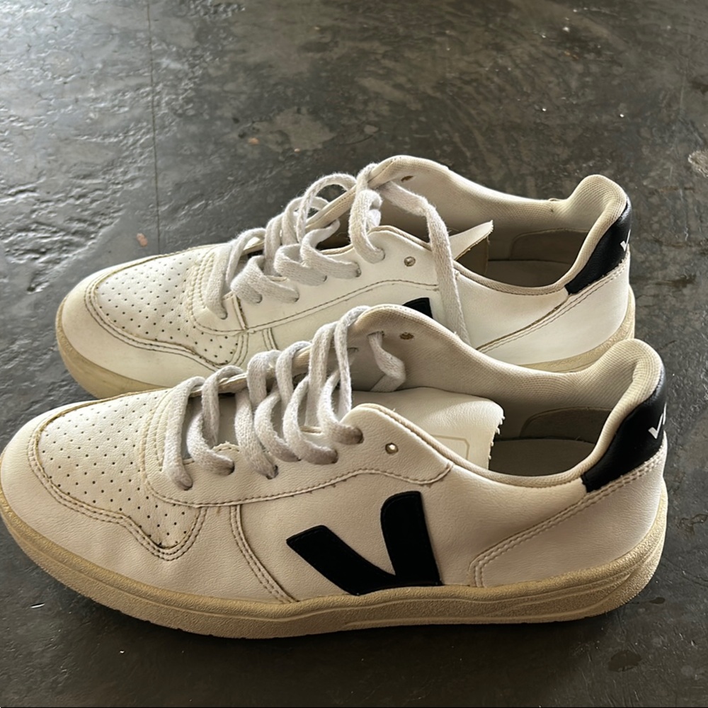 Veja V10 White and Black Sneakers